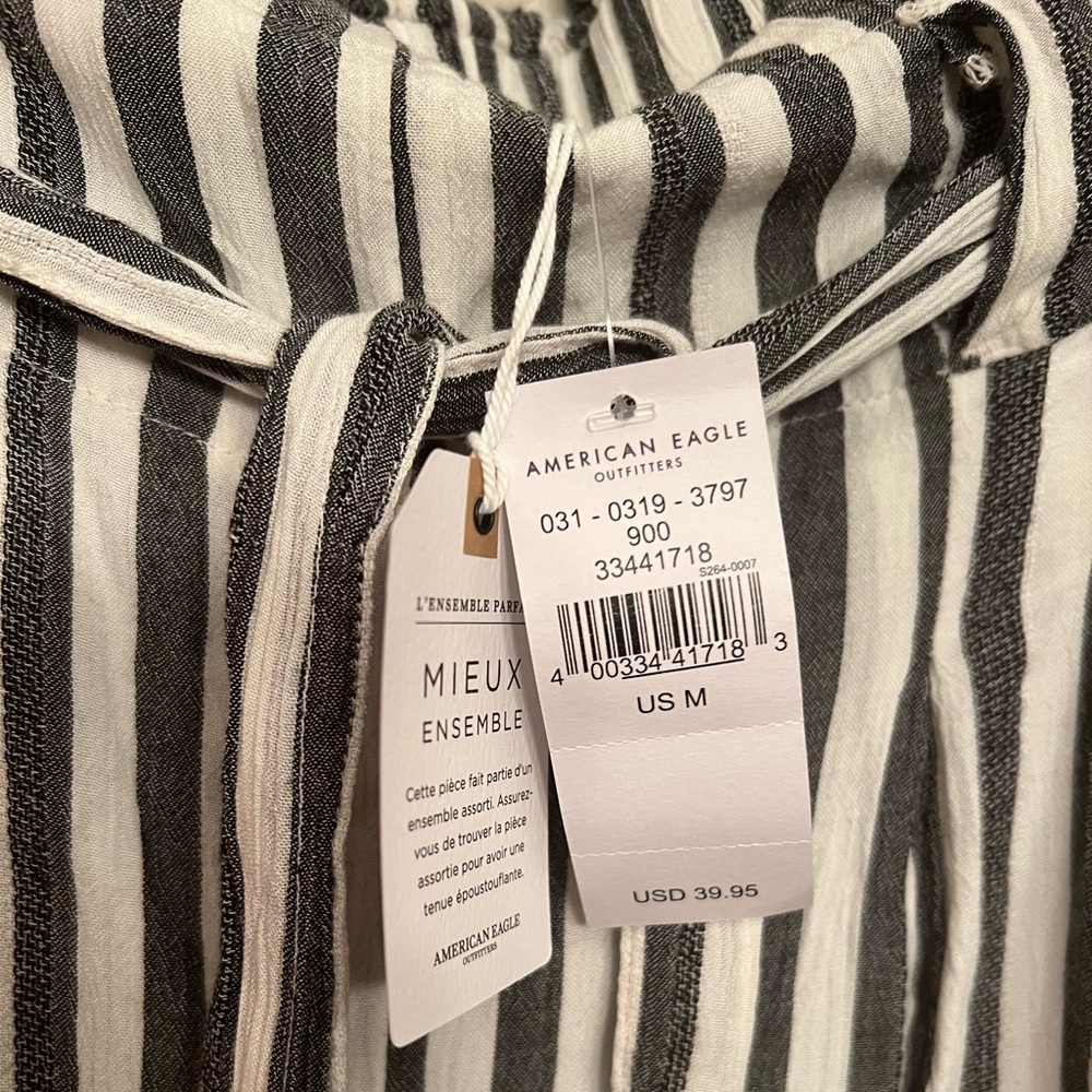 American Eagle wide leg belted pants